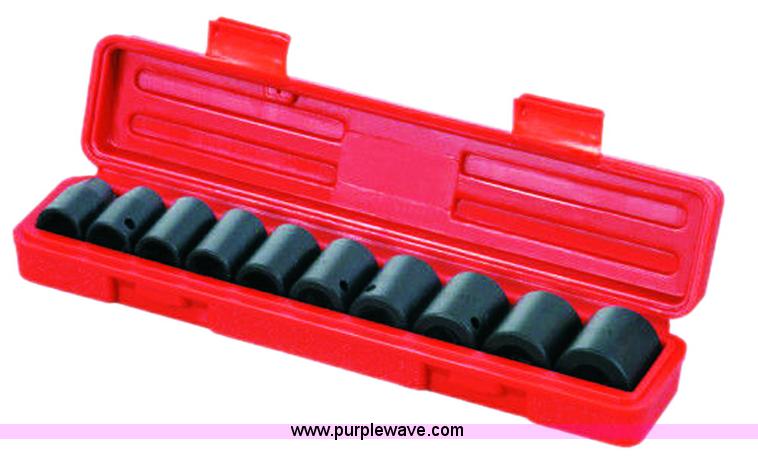 image for item E1287 (820) piece impact and tool kit