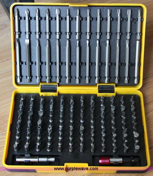 image for item E1287 (820) piece impact and tool kit