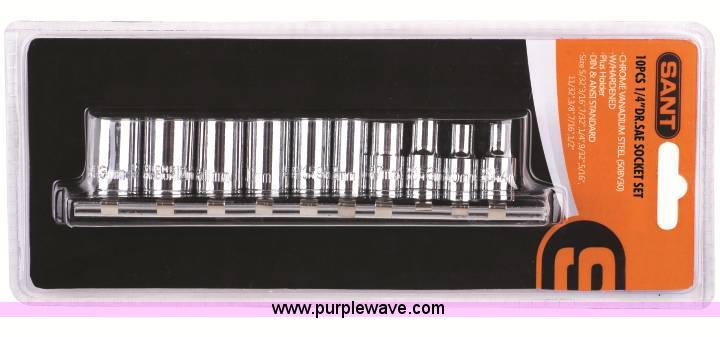 image for item E1287 (820) piece impact and tool kit