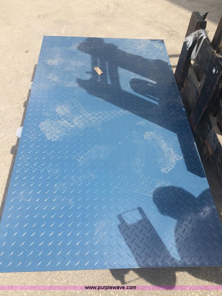 image for item E1386 Steel floor scale