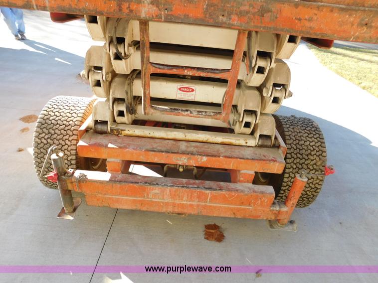 image for item J7434 Hunterlift 2570 scissor lift