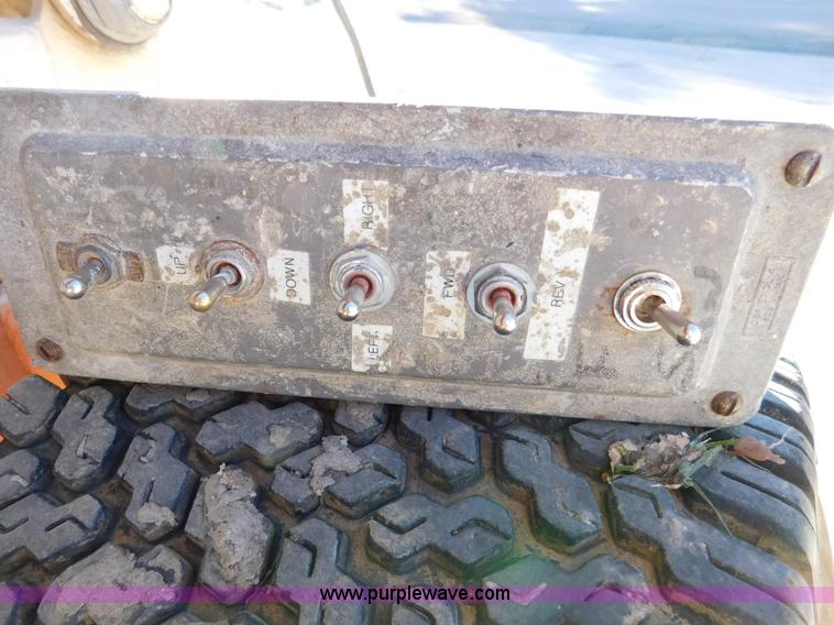 image for item J7434 Hunterlift 2570 scissor lift