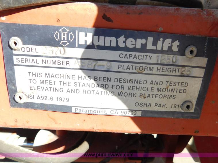 image for item J7434 Hunterlift 2570 scissor lift