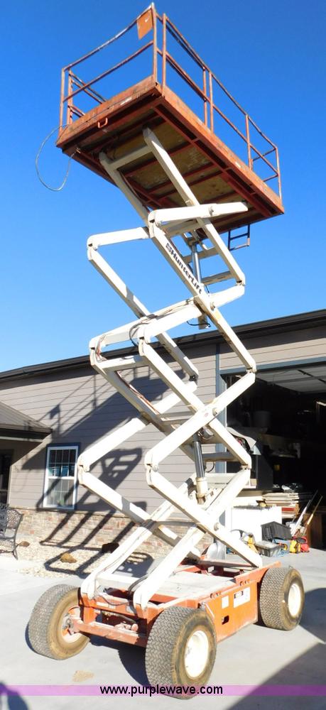 image for item J7434 Hunterlift 2570 scissor lift