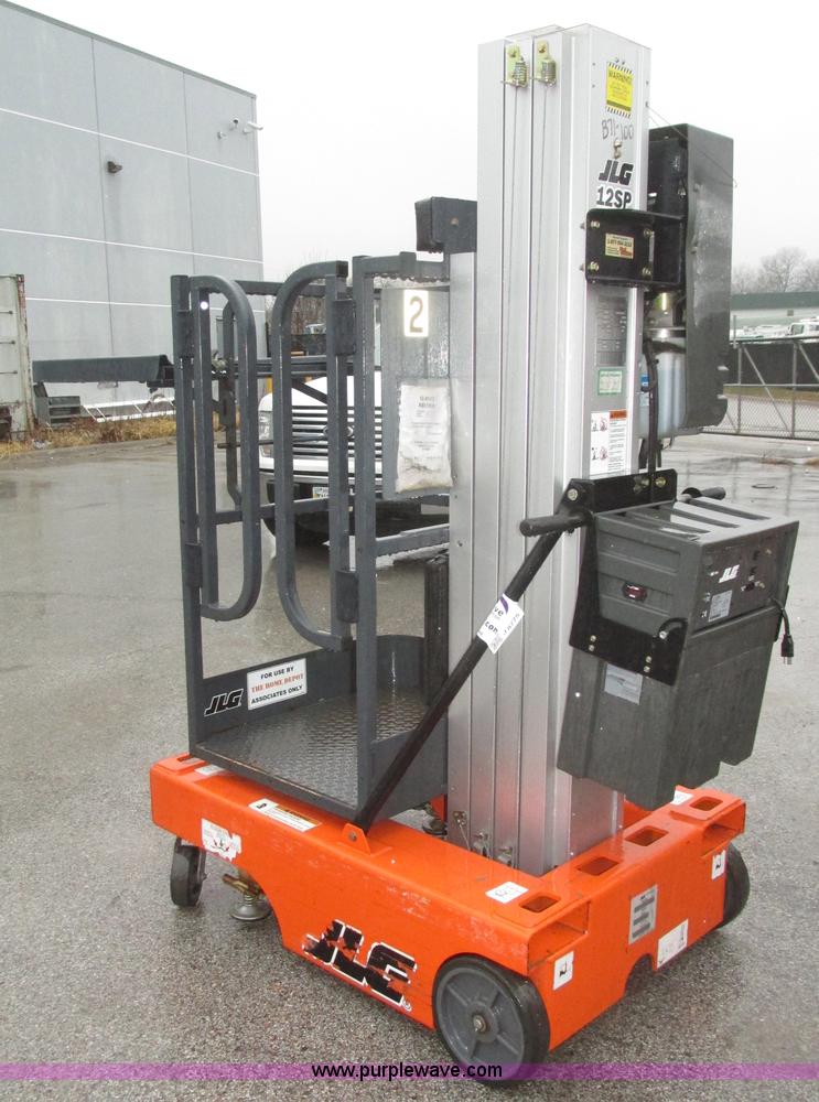 image for item J8775 2008 JLG 12SP vertical lift