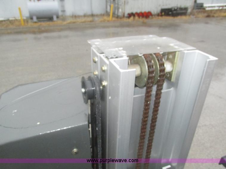 image for item J8775 2008 JLG 12SP vertical lift