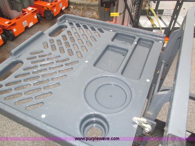 image for item J8775 2008 JLG 12SP vertical lift