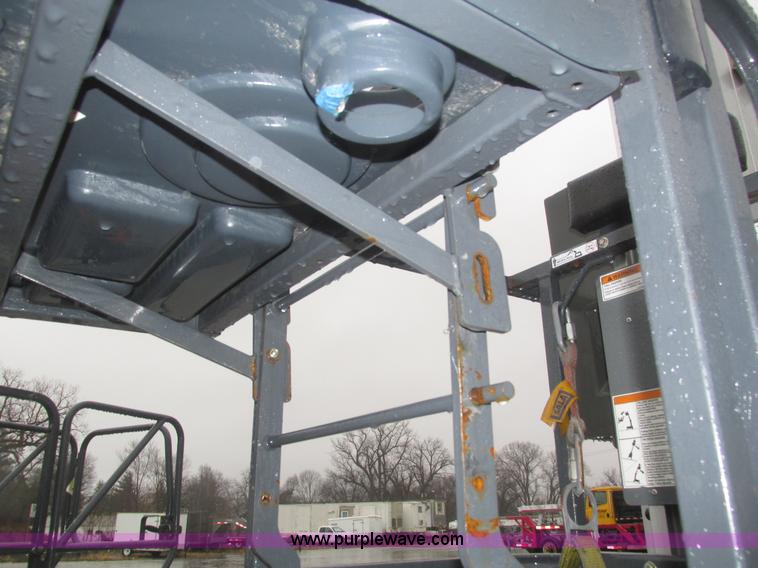 image for item J8775 2008 JLG 12SP vertical lift