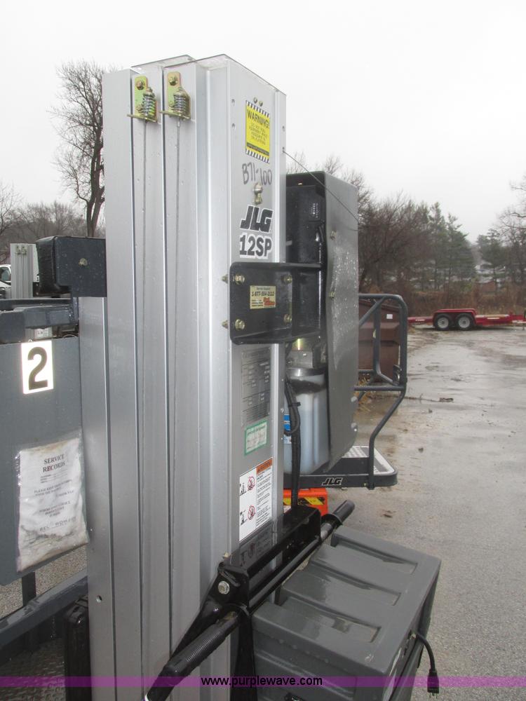 image for item J8775 2008 JLG 12SP vertical lift