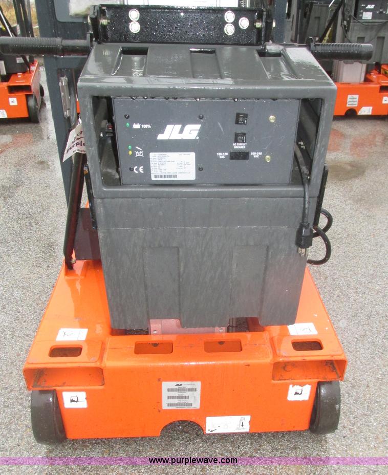 image for item J8775 2008 JLG 12SP vertical lift