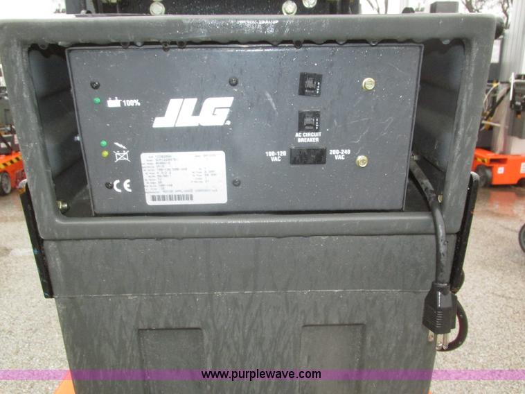 image for item J8775 2008 JLG 12SP vertical lift