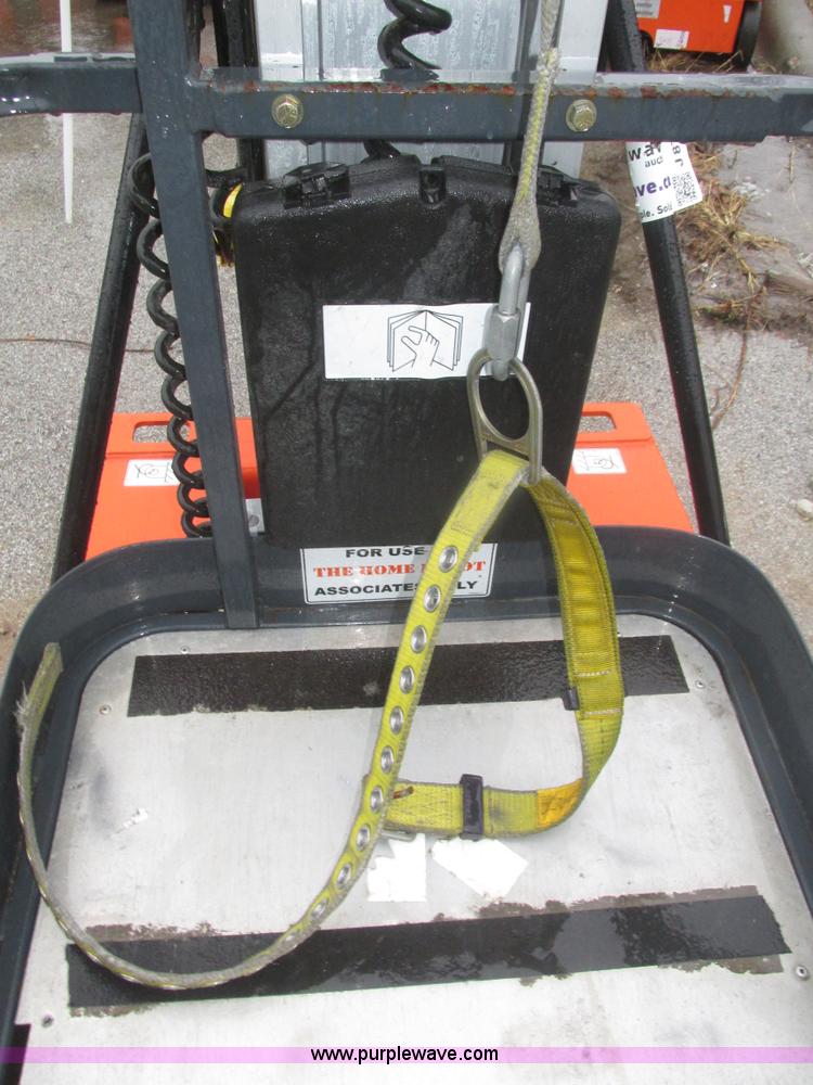 image for item J8780 2006 JLG 12SP vertical lift