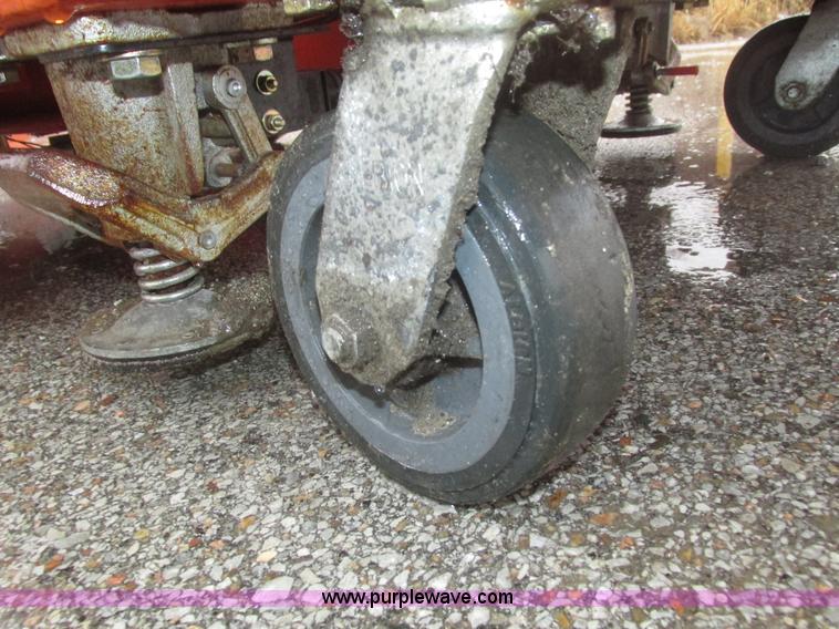 image for item J8780 2006 JLG 12SP vertical lift