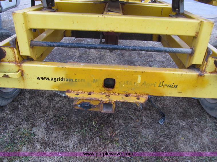 image for item L1979 2004 Agri Drain Maxi Series J stinger trailer