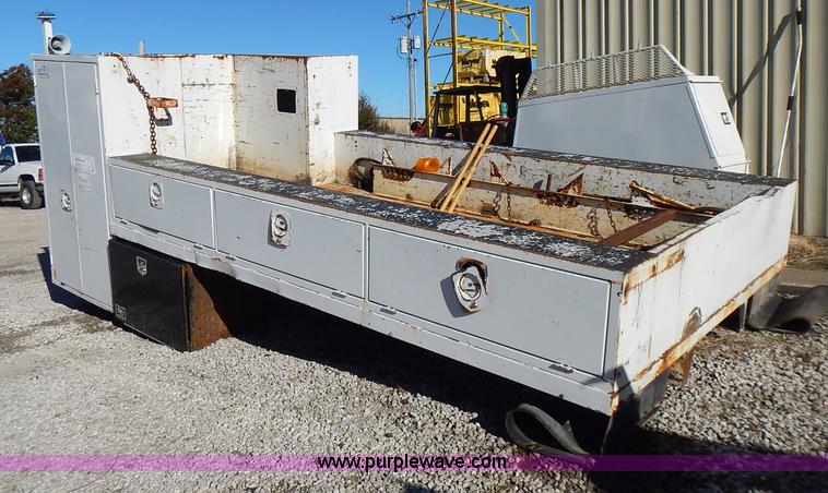 image for item L3602 RC service bed