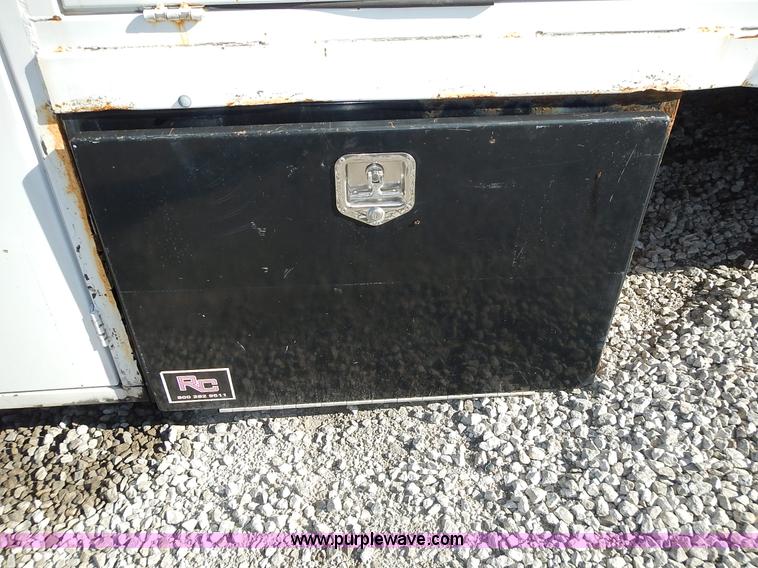 image for item L3602 RC service bed