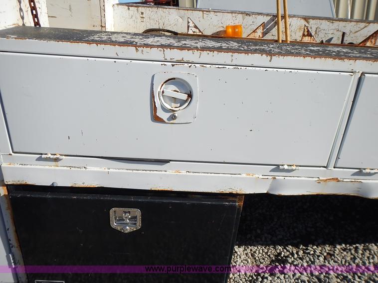 image for item L3602 RC service bed