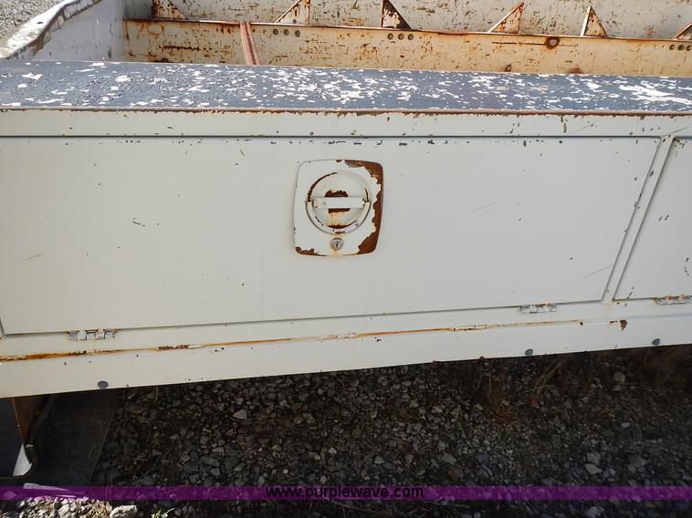 image for item L3602 RC service bed