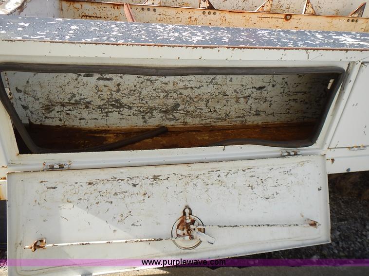 image for item L3602 RC service bed