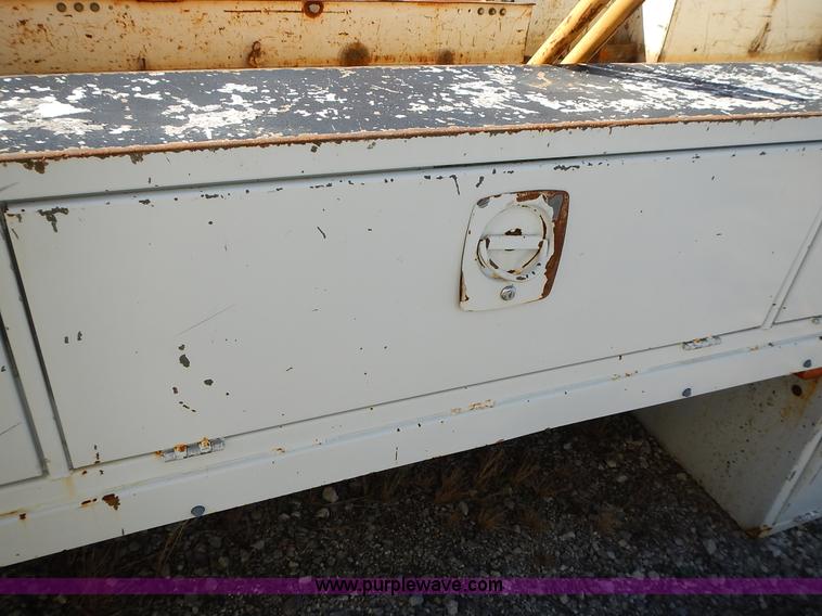 image for item L3602 RC service bed