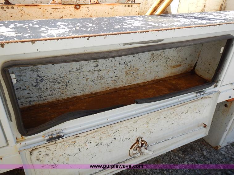 image for item L3602 RC service bed