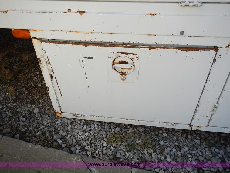 image for item L3602 RC service bed