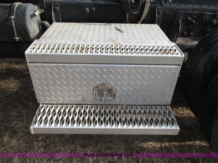 image for item L5370 1979 Am General M915 semi truck