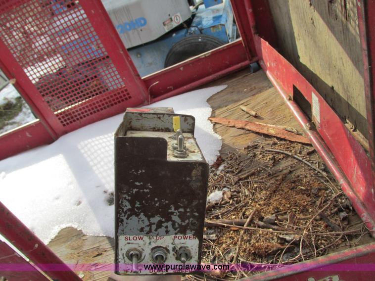 image for item N9340 Mec Z20TM II Heff-T-Herman scissor lift