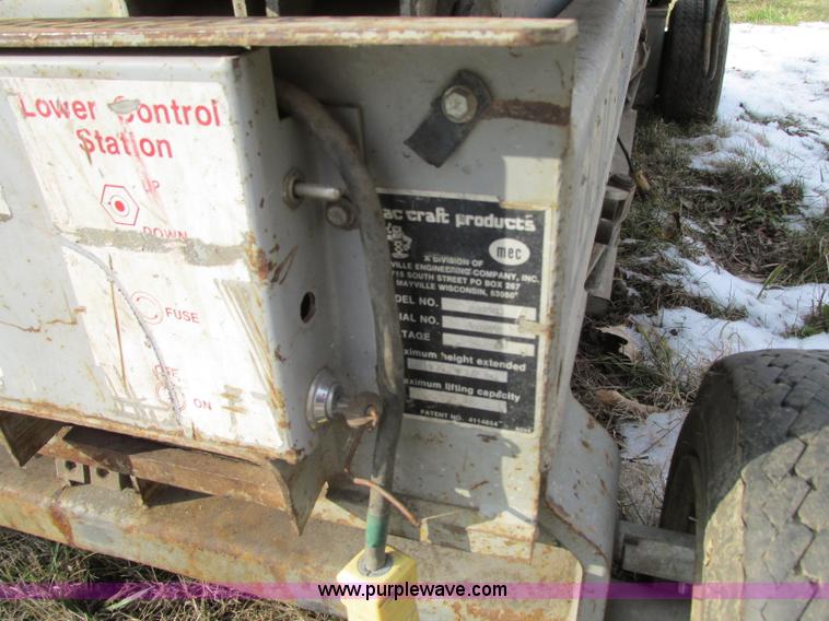 image for item N9340 Mec Z20TM II Heff-T-Herman scissor lift