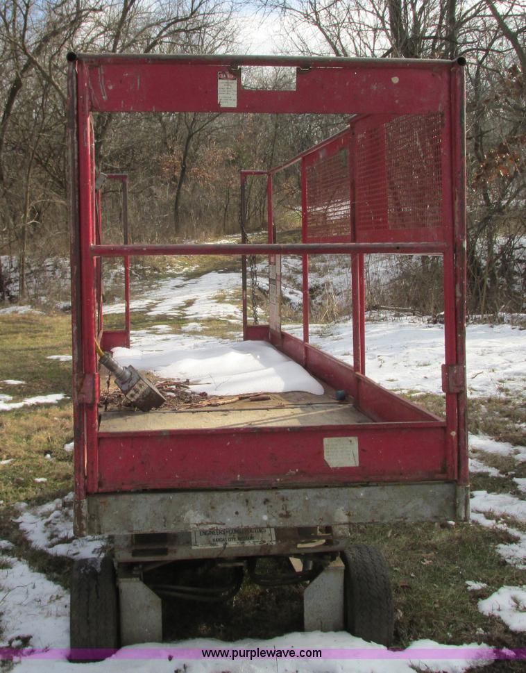 image for item N9340 Mec Z20TM II Heff-T-Herman scissor lift