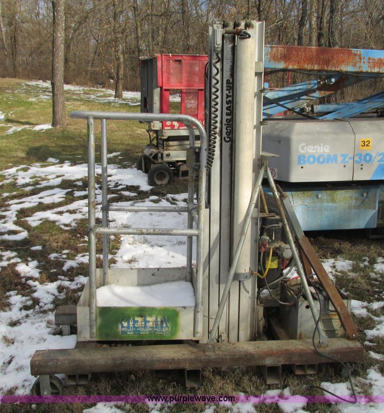 image for item N9342 Genie EU-19PDC Easy Up man lift