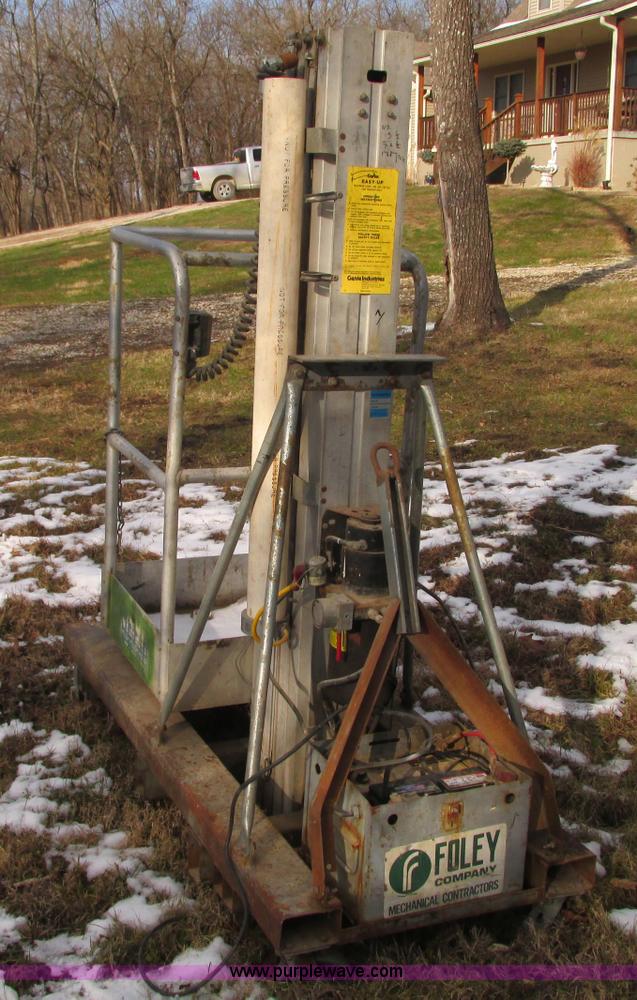 image for item N9342 Genie EU-19PDC Easy Up man lift