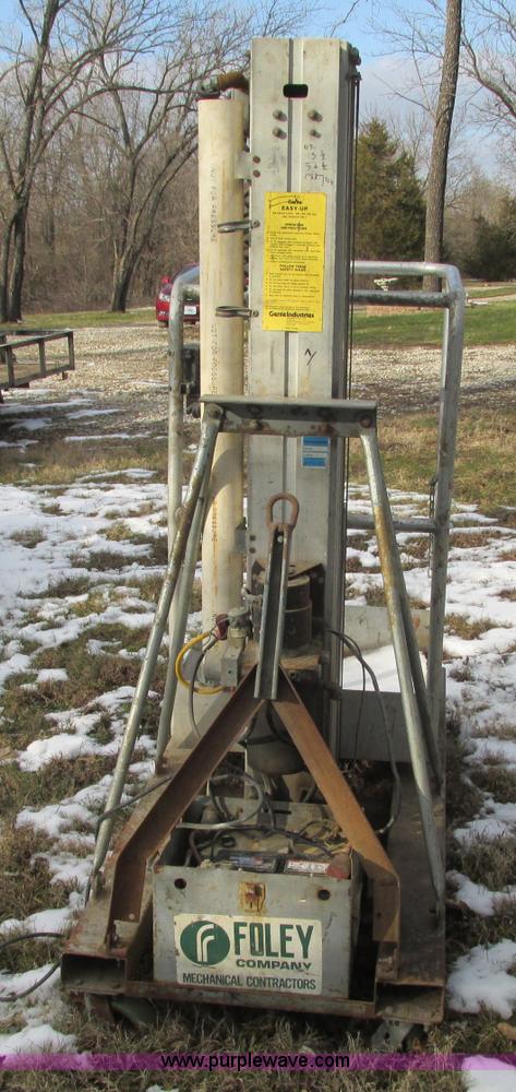 image for item N9342 Genie EU-19PDC Easy Up man lift