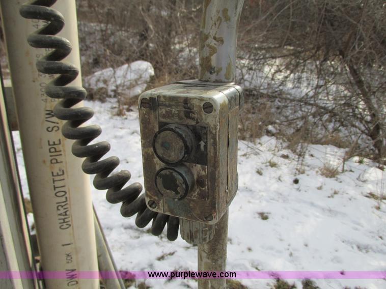 image for item N9342 Genie EU-19PDC Easy Up man lift