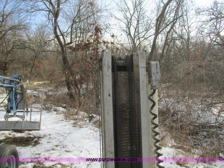 image for item N9342 Genie EU-19PDC Easy Up man lift