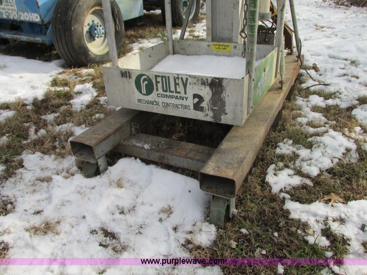 image for item N9342 Genie EU-19PDC Easy Up man lift