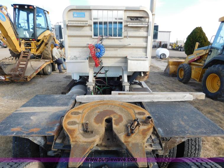 image for item AW9328 1999 Freightliner FLD semi truck