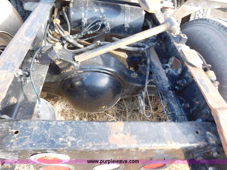 image for item AW9328 1999 Freightliner FLD semi truck