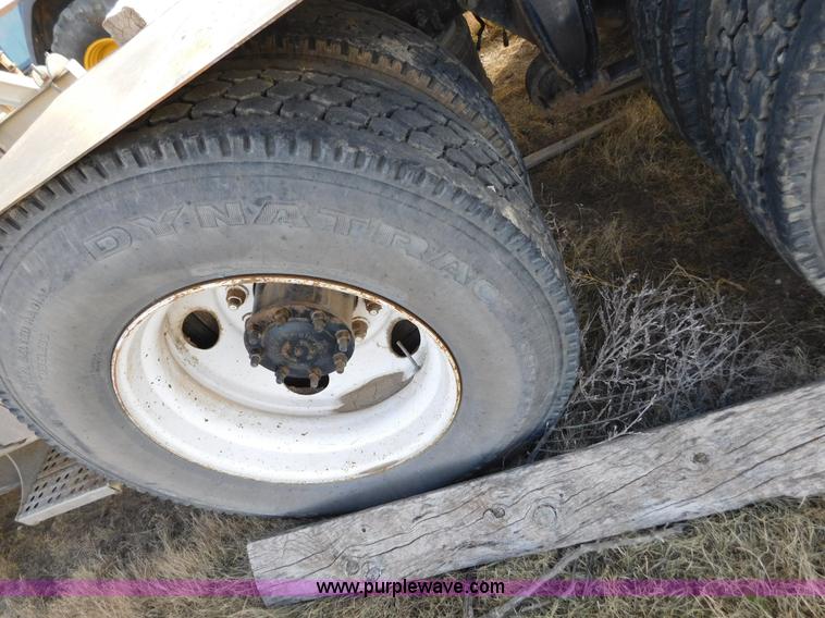 image for item AW9328 1999 Freightliner FLD semi truck