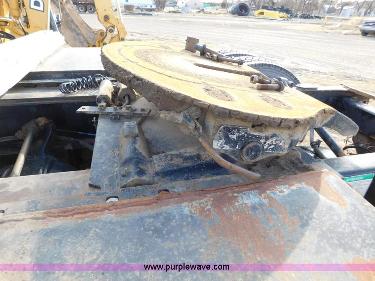 image for item AW9328 1999 Freightliner FLD semi truck