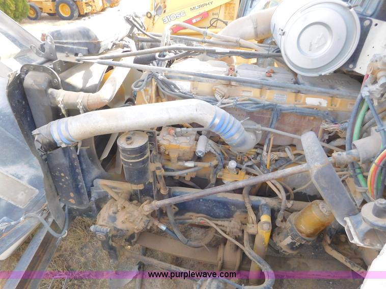 image for item AW9328 1999 Freightliner FLD semi truck