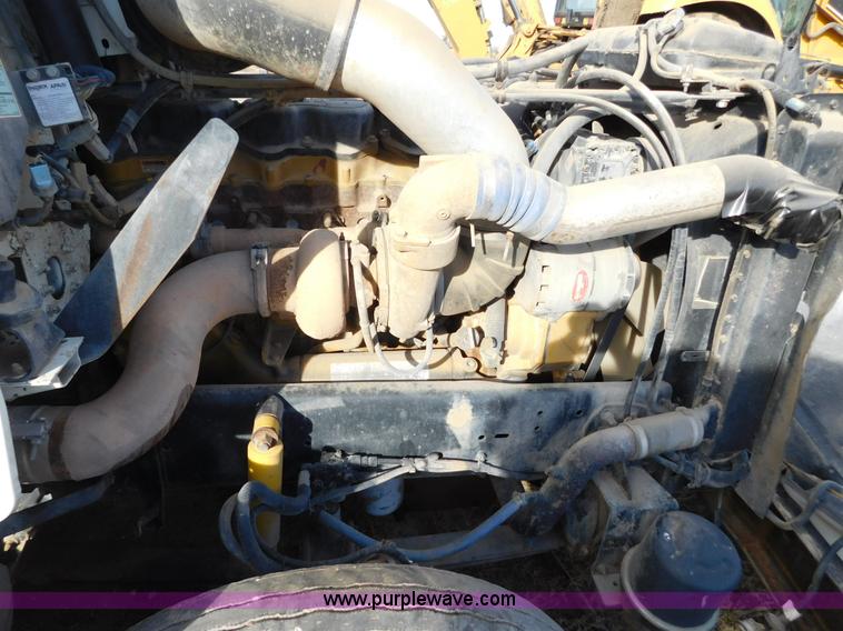 image for item AW9328 1999 Freightliner FLD semi truck