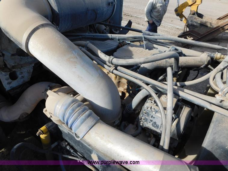 image for item AW9328 1999 Freightliner FLD semi truck