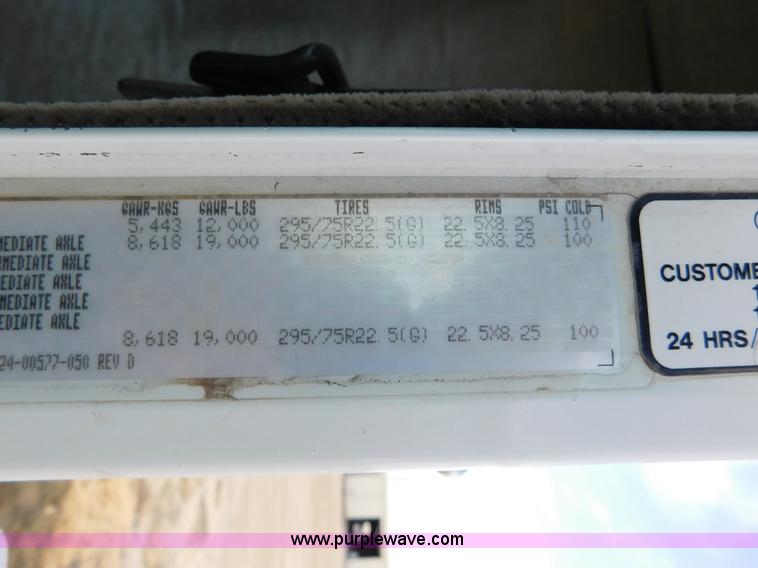 image for item AW9328 1999 Freightliner FLD semi truck