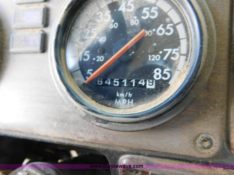 image for item AW9328 1999 Freightliner FLD semi truck