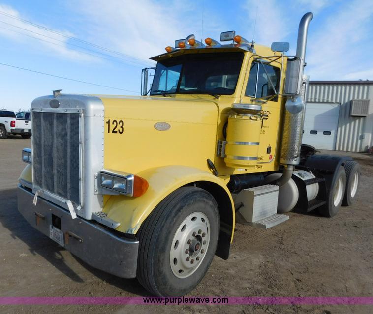 image for item AW9329 1996 Peterbilt 379 glider kit semi truck