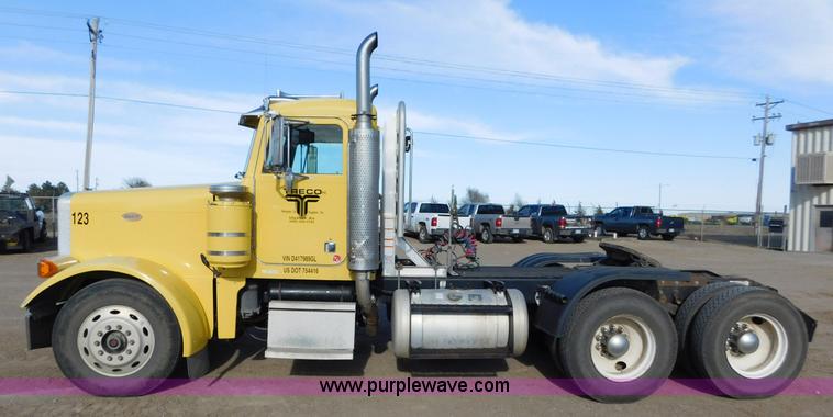 image for item AW9329 1996 Peterbilt 379 glider kit semi truck