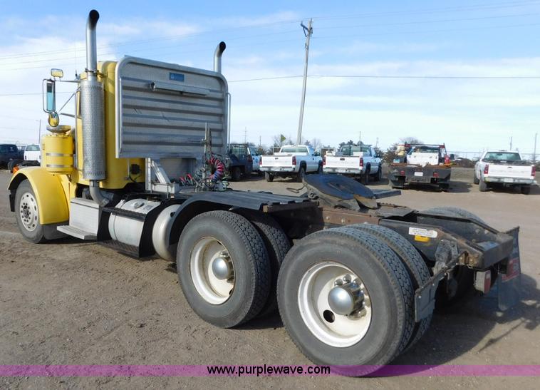 image for item AW9329 1996 Peterbilt 379 glider kit semi truck