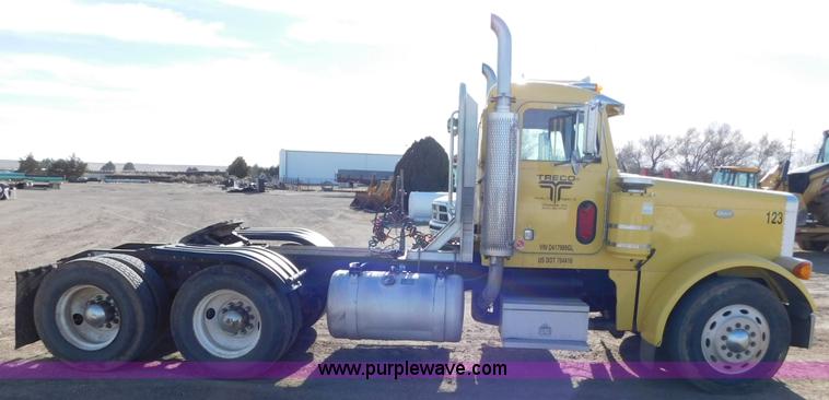 image for item AW9329 1996 Peterbilt 379 glider kit semi truck