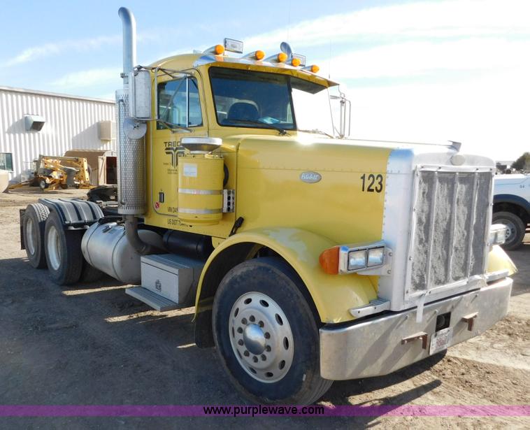 image for item AW9329 1996 Peterbilt 379 glider kit semi truck